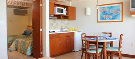 Las Flores Beach Resort Suite