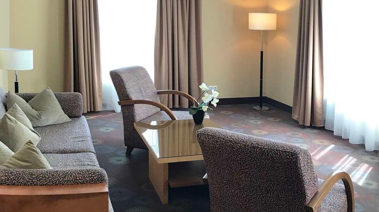 <b>Sorat Insel Hotel Regensburg Suite</b>. Images powered by <a href="https://iceportal.shijigroup.com/" title="IcePortal" target="_blank">IcePortal</a>.
