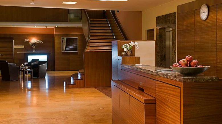 <b>Sorat Insel Hotel Regensburg Lobby</b>. Images powered by <a href="https://iceportal.shijigroup.com/" title="IcePortal" target="_blank">IcePortal</a>.