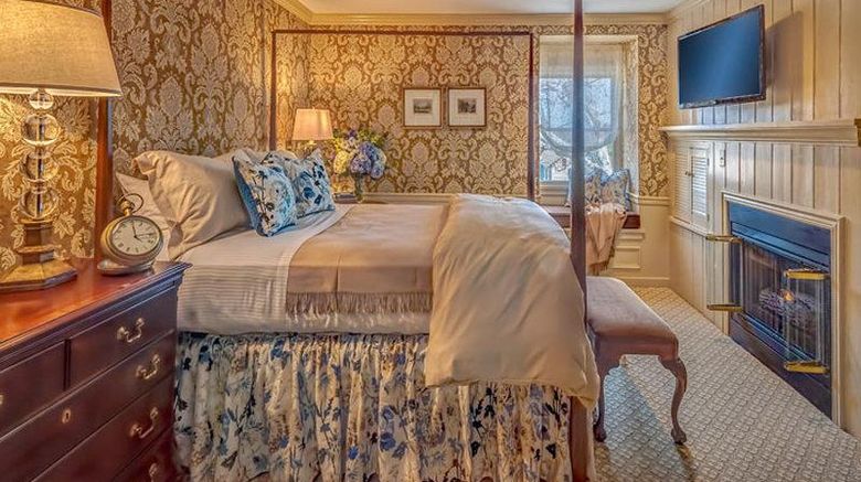 <b>Golden Plough Inn at Peddler's Village Room</b>. Images powered by <a href="https://iceportal.shijigroup.com/" title="IcePortal" target="_blank">IcePortal</a>.