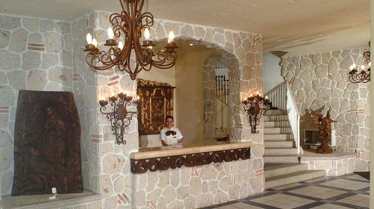 Los Arcos Suites Lobby