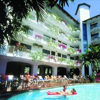 Los Arcos Suites