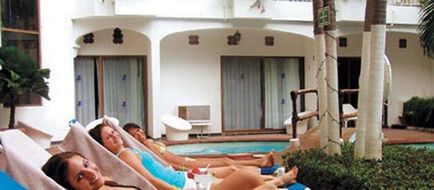 Los Arcos Suites Exterior