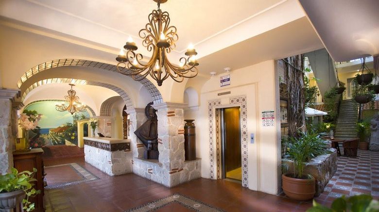<b>Casa Dona Susana Lobby</b>. Images powered by <a href="https://iceportal.shijigroup.com/" title="IcePortal" target="_blank">IcePortal</a>.
