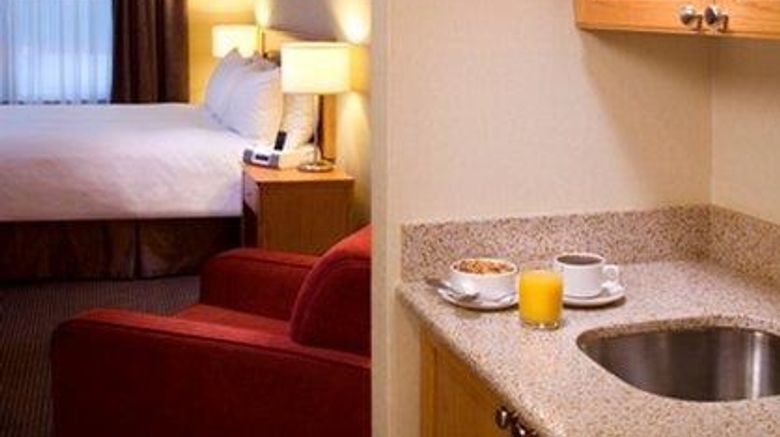 <b>Cambridge Hotel & Conf Center Room</b>. Images powered by <a href="https://iceportal.shijigroup.com/" title="IcePortal" target="_blank">IcePortal</a>.