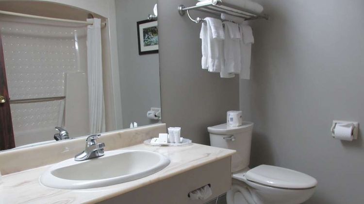 Fredericton Inn Room