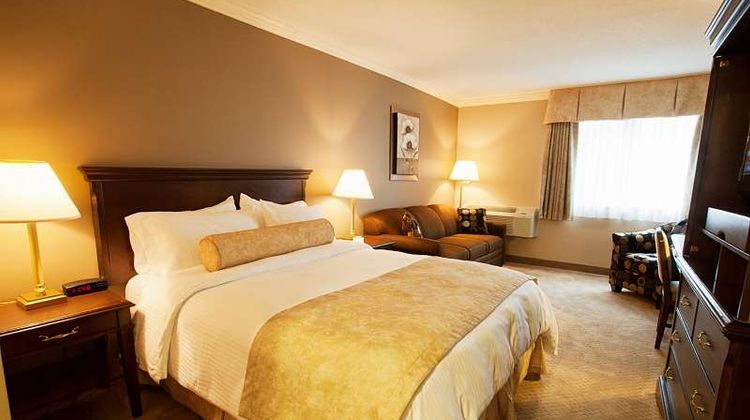 Fredericton Inn Room