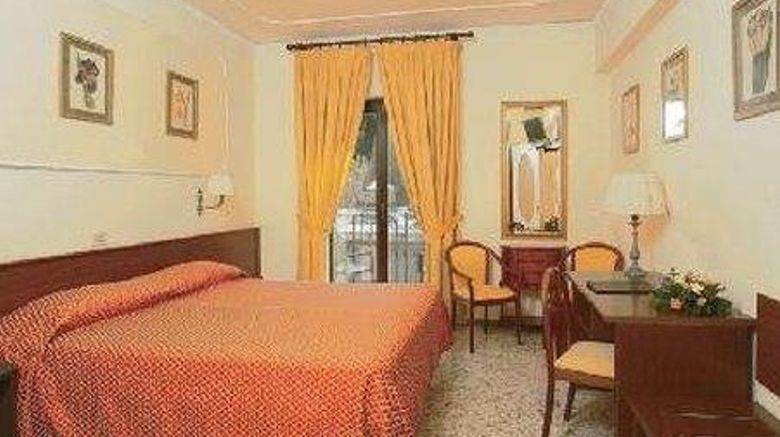 <b>Hotel Central Room</b>. Images powered by <a href="https://iceportal.shijigroup.com/" title="IcePortal" target="_blank">IcePortal</a>.