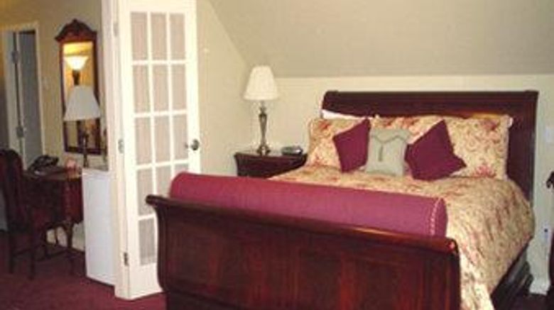 <b>Dundee Arms Inn Room</b>. Images powered by <a href="https://iceportal.shijigroup.com/" title="IcePortal" target="_blank">IcePortal</a>.