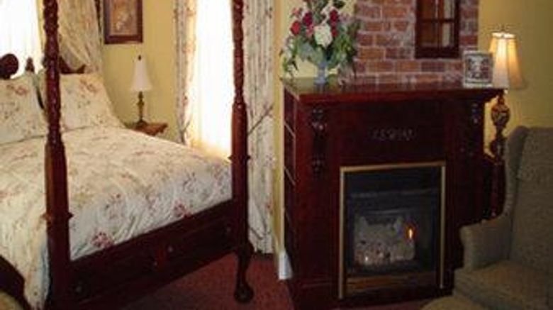 <b>Dundee Arms Inn Room</b>. Images powered by <a href="https://iceportal.shijigroup.com/" title="IcePortal" target="_blank">IcePortal</a>.