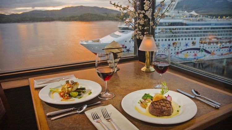 Crest Hotel Restaurant
