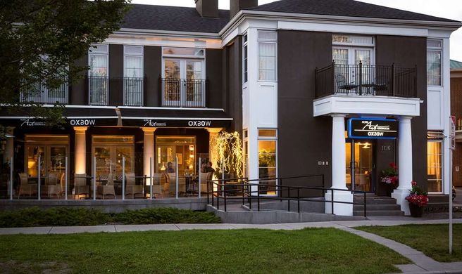 Kensington Riverside Inn Exterior