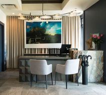 Kensington Riverside Inn Lobby