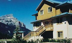 Banff Boundary Lodge