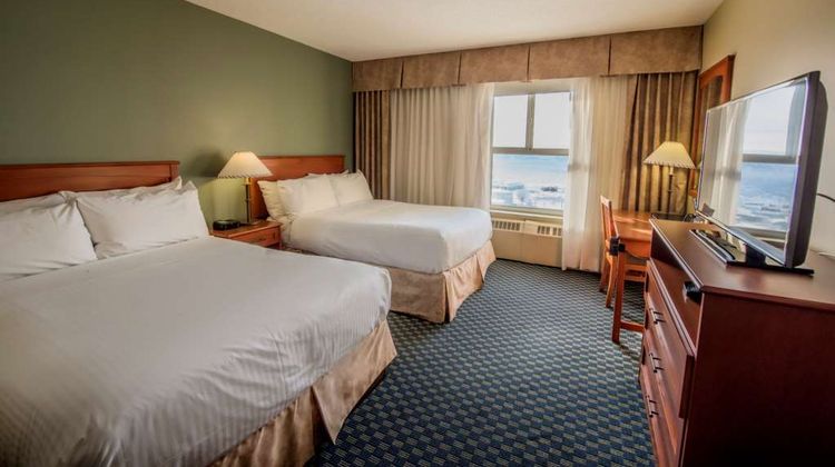 Frobisher Inn Room