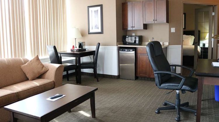 Nomad Hotel & Suites Suite