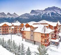 Falcon Crest Lodge Exterior