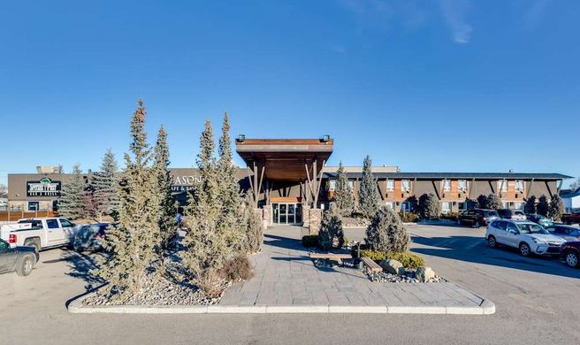 Heritage Inn Hotel & Convention Centre Exterior