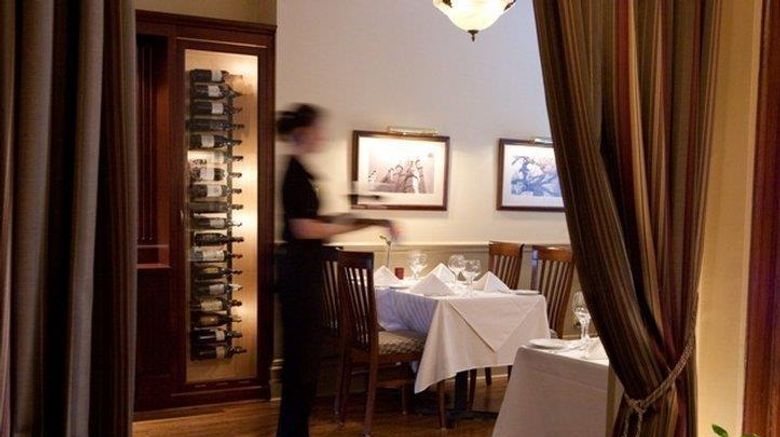 <b>The Halliburton Restaurant</b>. Images powered by <a href="https://iceportal.shijigroup.com/" title="IcePortal" target="_blank">IcePortal</a>.