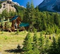 Cathedral Mountain Lodge Exterior