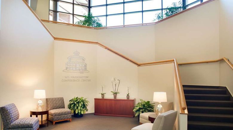 <b>Mt Washington Conference Ctr Lobby</b>. Images powered by <a href="https://iceportal.shijigroup.com/" title="IcePortal" target="_blank">IcePortal</a>.