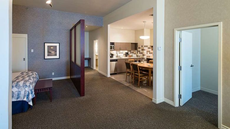 <b>Le Square Phillips Hotel & Suites Suite</b>. Images powered by <a href="https://iceportal.shijigroup.com/" title="IcePortal" target="_blank">IcePortal</a>.