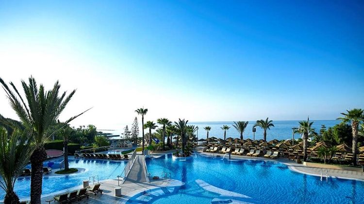 Four Seasons Hotel Pool