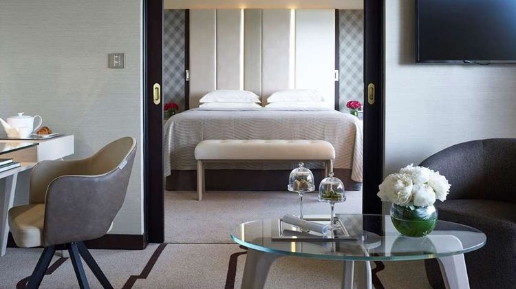 Four Seasons Hotel Suite