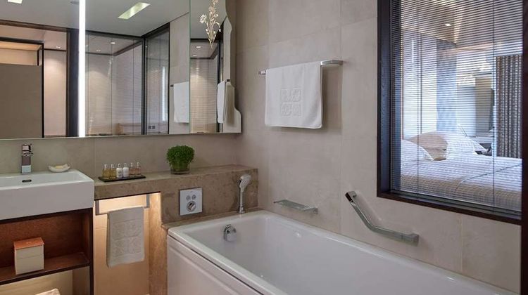 Four Seasons Hotel Room