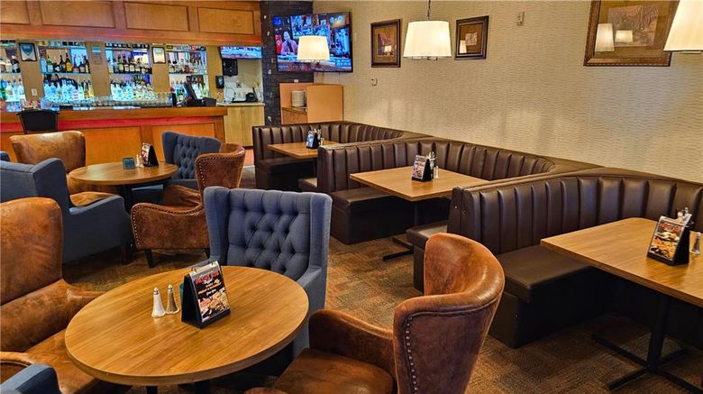 <b>Deerfoot Inn & Casino Restaurant</b>. Images powered by <a href="https://iceportal.shijigroup.com/" title="IcePortal" target="_blank">IcePortal</a>.