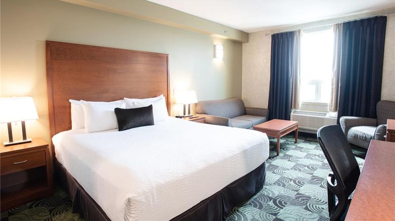 <b>Deerfoot Inn & Casino Room</b>. Images powered by <a href="https://iceportal.shijigroup.com/" title="IcePortal" target="_blank">IcePortal</a>.
