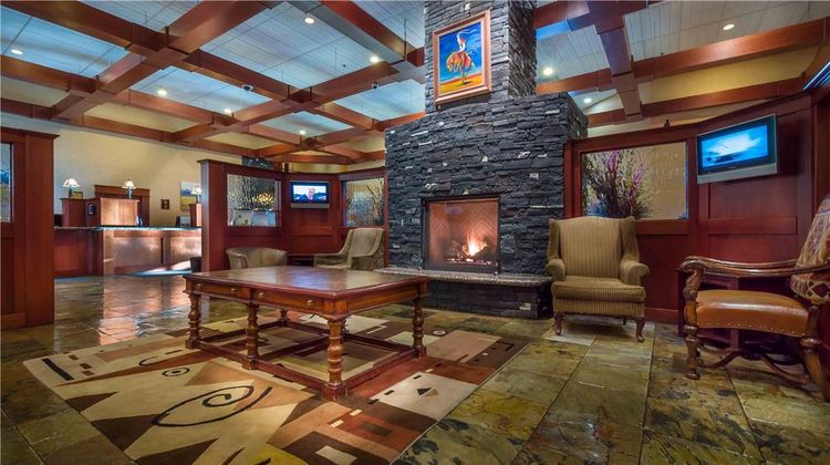 Deerfoot Inn & Casino Lobby