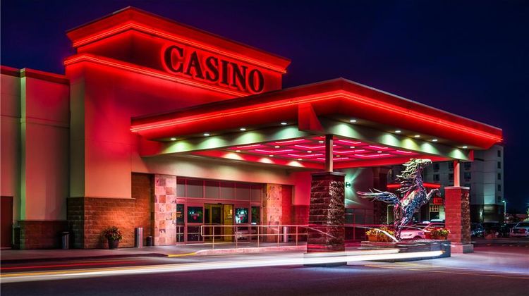 Deerfoot Inn & Casino Exterior