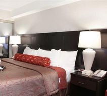 Admiral Inn Room