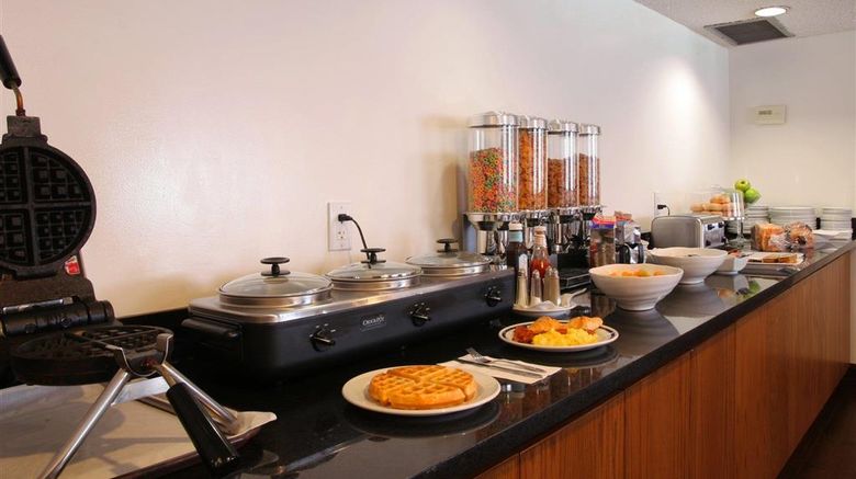 <b>Admiral Inn Restaurant</b>. Images powered by <a href="https://iceportal.shijigroup.com/" title="IcePortal" target="_blank">IcePortal</a>.