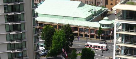 Chateau Victoria Hotel & Suites Exterior