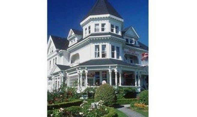 Pendray Inn & Tea House Exterior