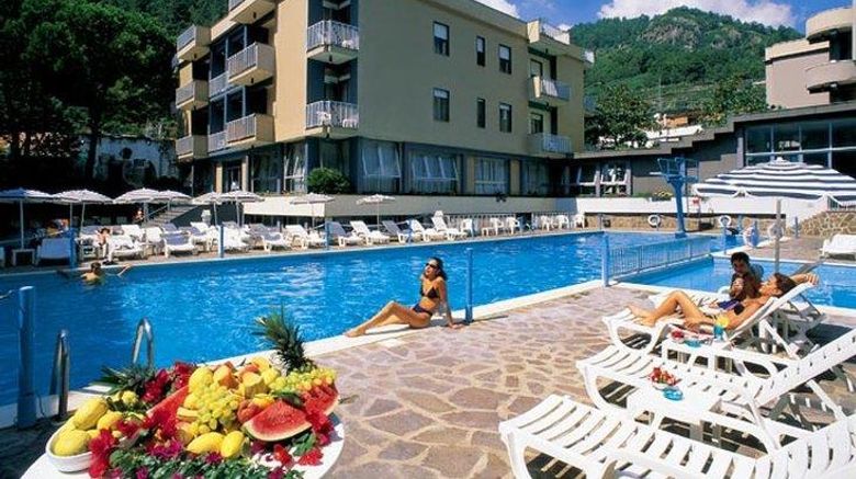 <b>San Pietro Hotel & Residence Pool</b>. Images powered by <a href="https://iceportal.shijigroup.com/" title="IcePortal" target="_blank">IcePortal</a>.
