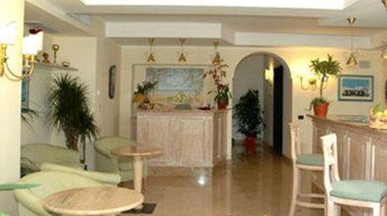 <b>Hotel La Pergola Lobby</b>. Images powered by <a href="https://iceportal.shijigroup.com/" title="IcePortal" target="_blank">IcePortal</a>.