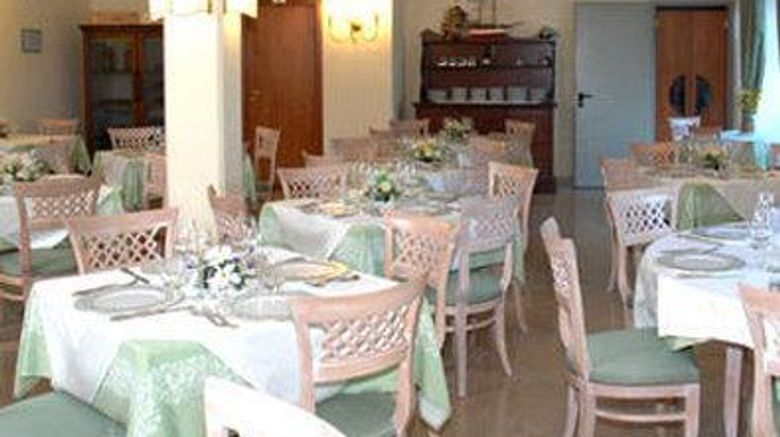 <b>Hotel La Pergola Restaurant</b>. Images powered by <a href="https://iceportal.shijigroup.com/" title="IcePortal" target="_blank">IcePortal</a>.