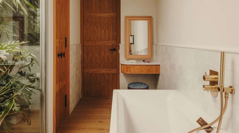 <b>Hotel Pulitzer Barcelona Suite</b>. Images powered by <a href=https://www.travelagewest.com/Hotels/Barcelona/