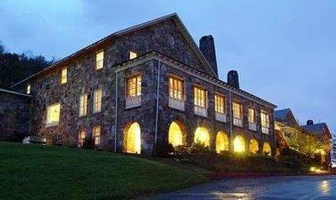 Mountain Lake Hotel Exterior