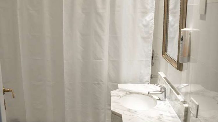 Carsson Hotel Room