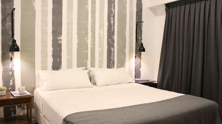 Carsson Hotel Room