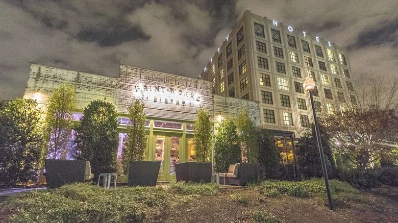 <b>Proximity Hotel Restaurant</b>. Images powered by <a href="https://iceportal.shijigroup.com/" title="IcePortal" target="_blank">IcePortal</a>.