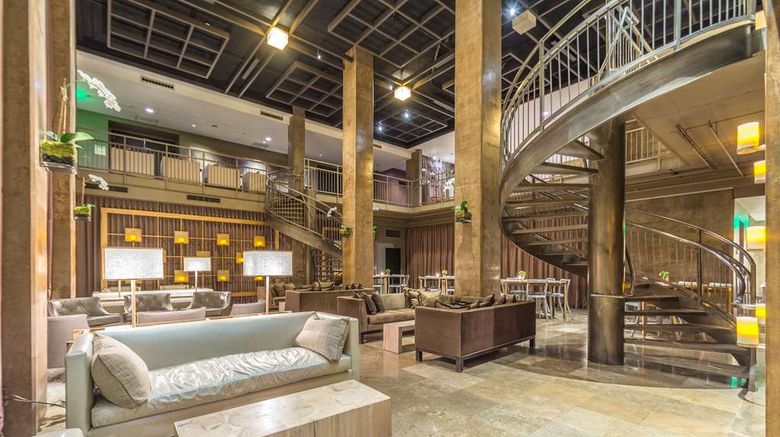 <b>Proximity Hotel Lobby</b>. Images powered by <a href="https://iceportal.shijigroup.com/" title="IcePortal" target="_blank">IcePortal</a>.