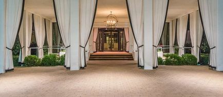 Proximity Hotel Exterior
