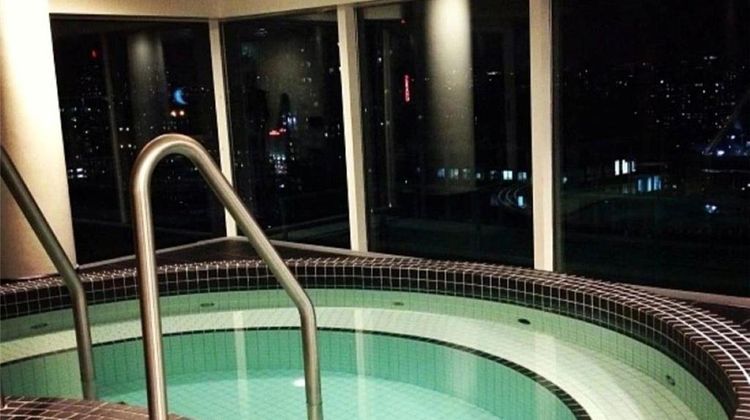 Cambridge Suites Hotel Pool