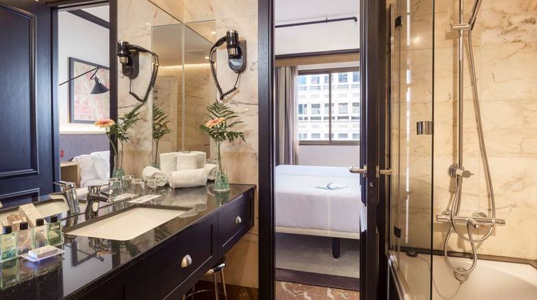 <b>H10 Tribeca Room</b>. Images powered by <a href="https://iceportal.shijigroup.com/" title="IcePortal" target="_blank">IcePortal</a>.