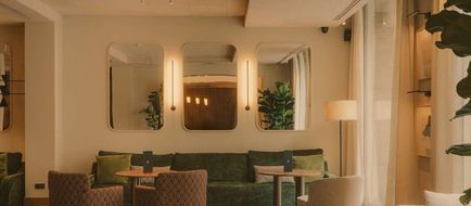 Hotel Regina Lobby